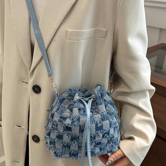 Blue Fashionable Women's Checkered Diamond-Shaped Shoulder Bucket Bag - Picture 3 of 10